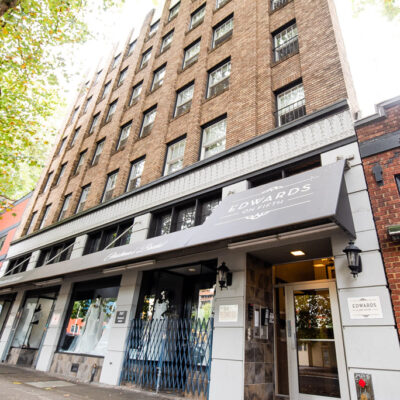 Edwards On 5th Exterior